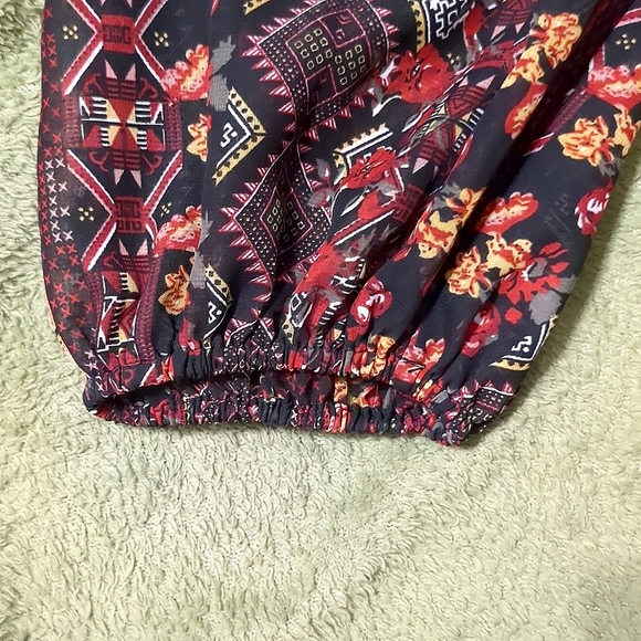 Rue21 Sheer Cold Shoulder Puff Sleeve Geometric Floral Lace Long Sleeve Blouse - Picture 5 of 7